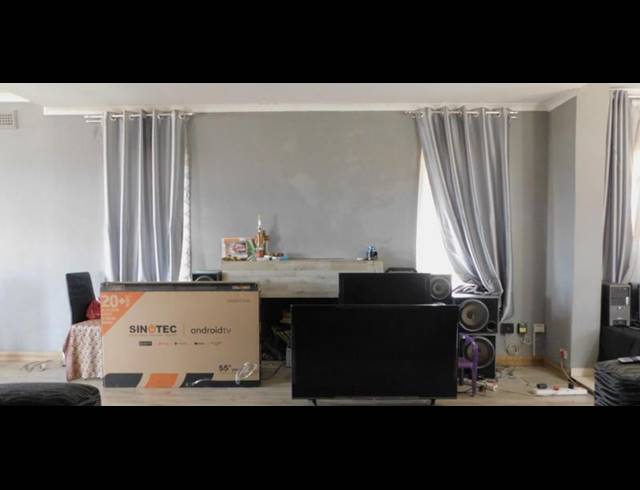 3 BEDROOM HOUSE FOR SALE IN MONTCLAIR